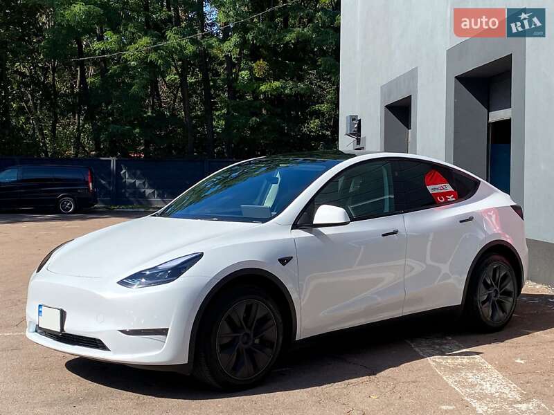 Позашляховик / Кросовер Tesla Model Y 2024 в Києві