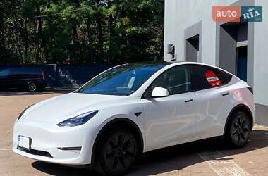 Позашляховик / Кросовер Tesla Model Y 2024 в 