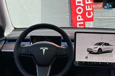 Позашляховик / Кросовер Tesla Model Y 2024 в 