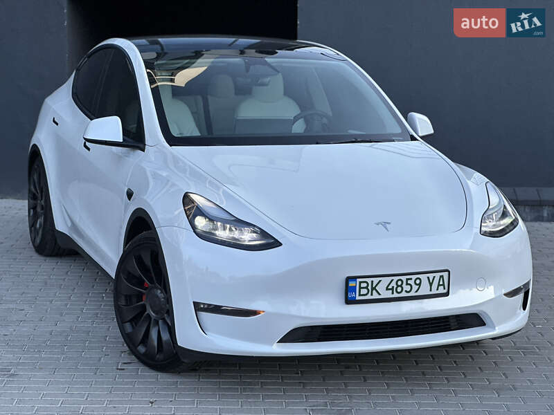 Позашляховик / Кросовер Tesla Model Y 2023 в Рівному