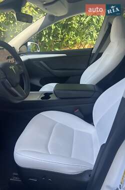 Внедорожник / Кроссовер Tesla Model Y 2023 в Черновцах