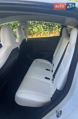 Позашляховик / Кросовер Tesla Model Y 2023 в 