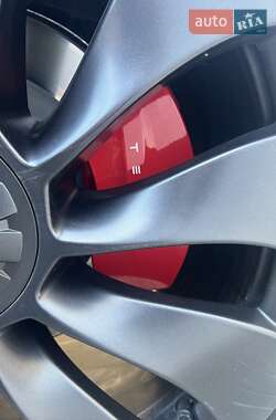 Позашляховик / Кросовер Tesla Model Y 2023 в 