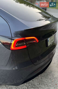 Позашляховик / Кросовер Tesla Model Y 2022 в 