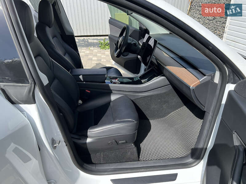 Позашляховик / Кросовер Tesla Model Y 2020 в Вінниці