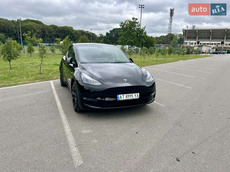 Позашляховик / Кросовер Tesla Model Y 2023 в Івано-Франківську