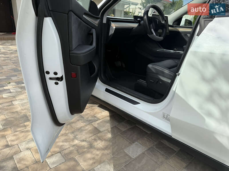 Внедорожник / Кроссовер Tesla Model Y 2023 в Броварах