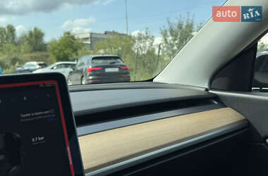 Позашляховик / Кросовер Tesla Model Y 2021 в 