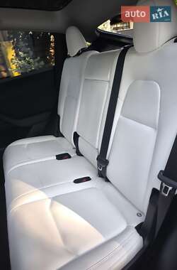 Позашляховик / Кросовер Tesla Model Y 2023 в Бучі