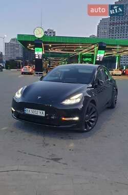 Позашляховик / Кросовер Tesla Model Y 2021 в Києві