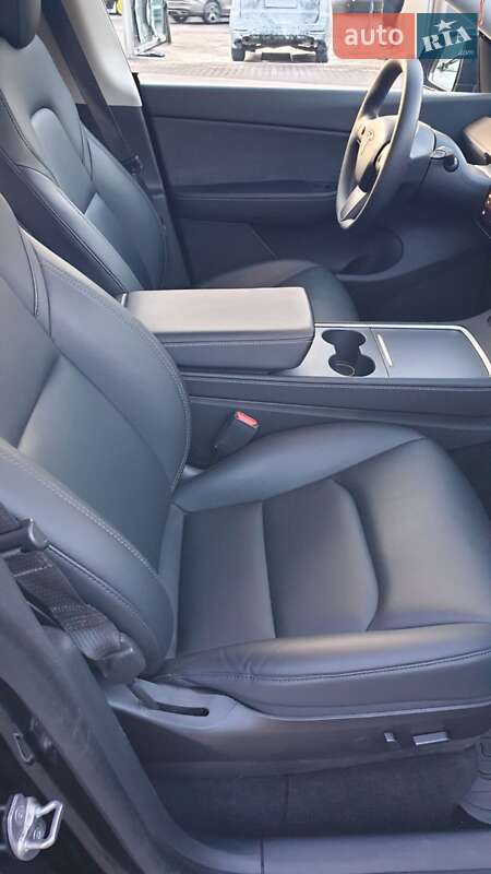Позашляховик / Кросовер Tesla Model Y 2021 в Києві