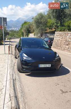 Внедорожник / Кроссовер Tesla Model Y 2021 в Киеве