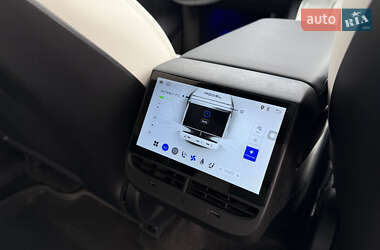 Внедорожник / Кроссовер Tesla Model Y 2023 в 