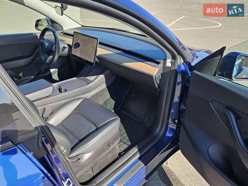 Внедорожник / Кроссовер Tesla Model Y 2021 в Днепре