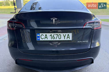 Позашляховик / Кросовер Tesla Model Y 2024 в 