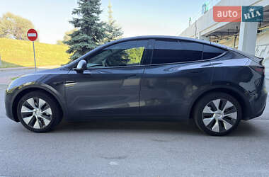 Позашляховик / Кросовер Tesla Model Y 2024 в 