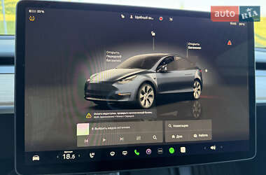 Позашляховик / Кросовер Tesla Model Y 2024 в 