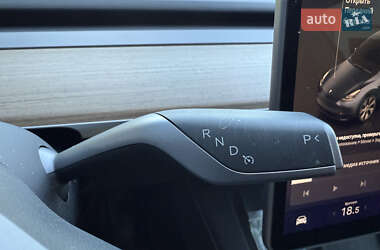 Позашляховик / Кросовер Tesla Model Y 2024 в 