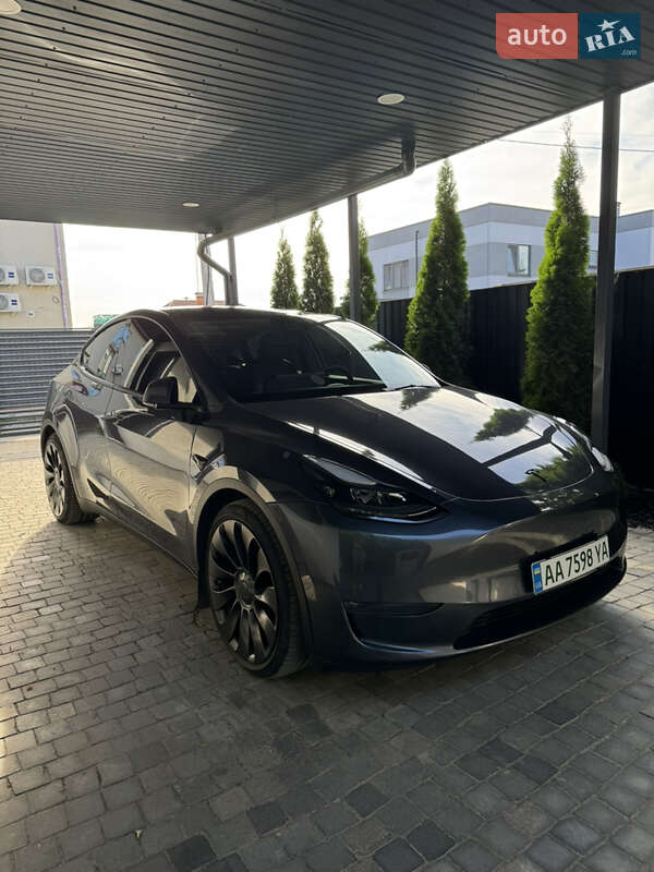 Tesla Model Y 2021