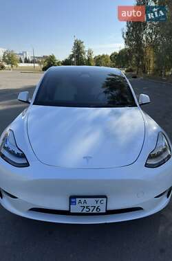 Позашляховик / Кросовер Tesla Model Y 2021 в 