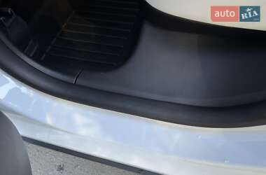 Позашляховик / Кросовер Tesla Model Y 2021 в 