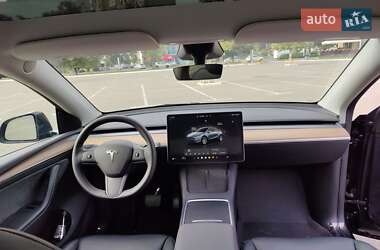 Позашляховик / Кросовер Tesla Model Y 2024 в 