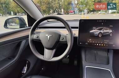 Позашляховик / Кросовер Tesla Model Y 2024 в 