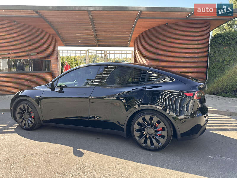 Позашляховик / Кросовер Tesla Model Y 2022 в Києві фото 10 Позашляховик / Кросовер Tesla Model Y 2022 в Києві