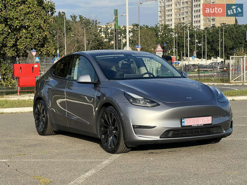 Внедорожник / Кроссовер Tesla Model Y 2023 в Киеве