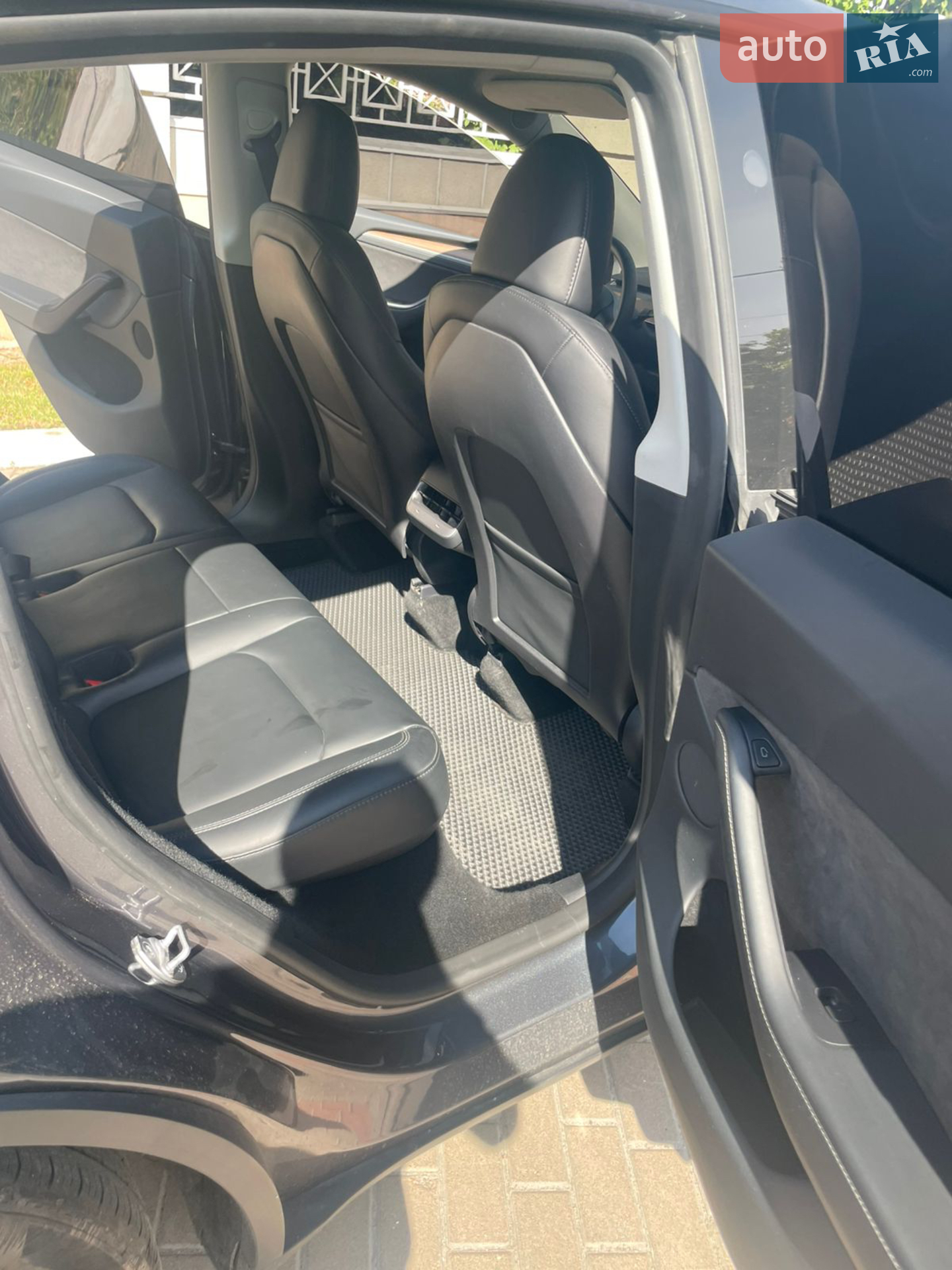 2023 Tesla Model Y - мініатюра 3