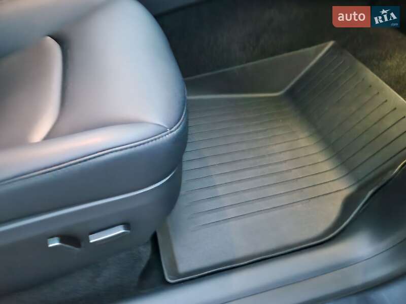 Внедорожник / Кроссовер Tesla Model Y 2023 в Киеве фото 36 Внедорожник / Кроссовер Tesla Model Y 2023 в Киеве