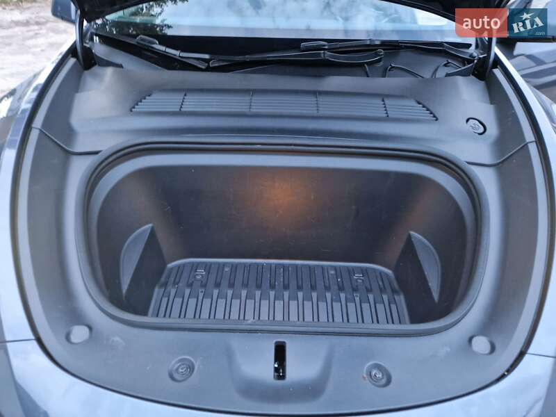 Внедорожник / Кроссовер Tesla Model Y 2023 в Киеве фото 49 Внедорожник / Кроссовер Tesla Model Y 2023 в Киеве