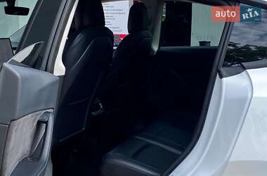 Позашляховик / Кросовер Tesla Model Y 2021 в 