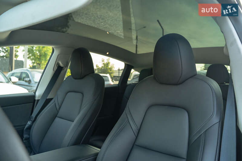 Внедорожник / Кроссовер Tesla Model Y 2023 в Черновцах