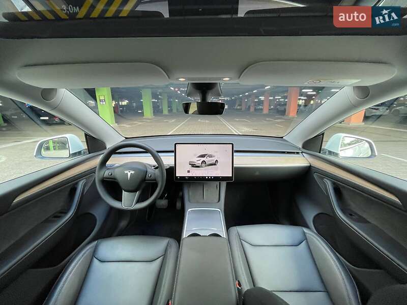 Внедорожник / Кроссовер Tesla Model Y 2024 в Киеве