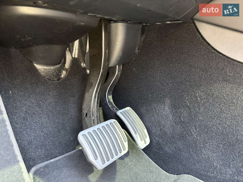 Внедорожник / Кроссовер Tesla Model Y 2023 в Киеве