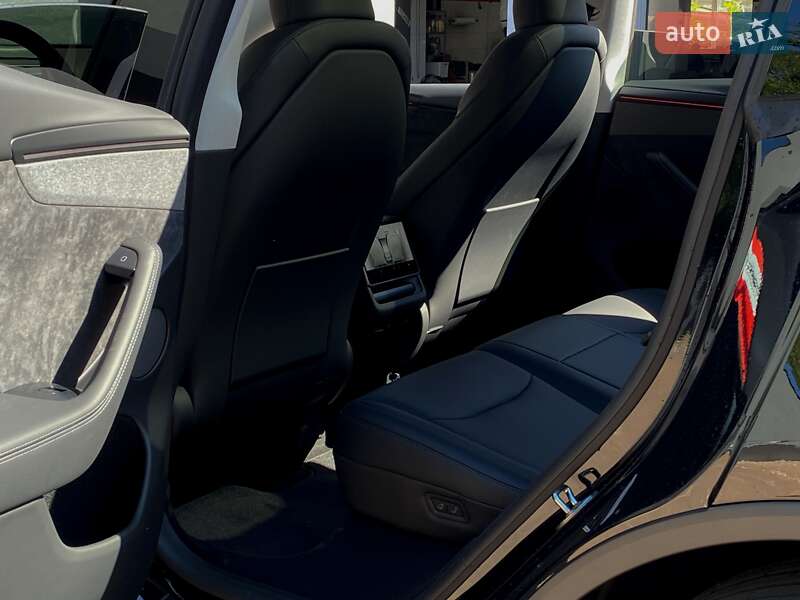 Внедорожник / Кроссовер Tesla Model Y 2025 в Киеве