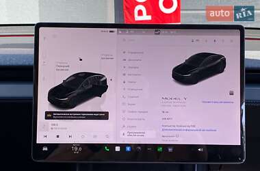 Позашляховик / Кросовер Tesla Model Y 2025 в 