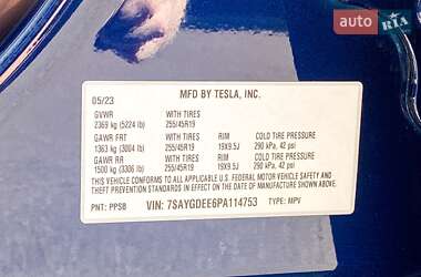 Позашляховик / Кросовер Tesla Model Y 2023 в 