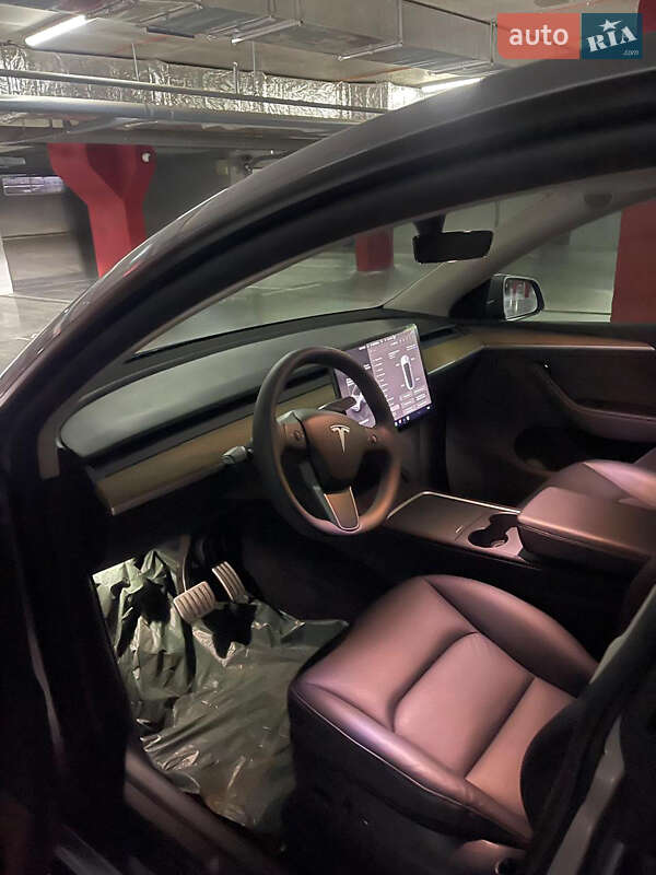 Позашляховик / Кросовер Tesla Model Y 2024 в Дніпрі