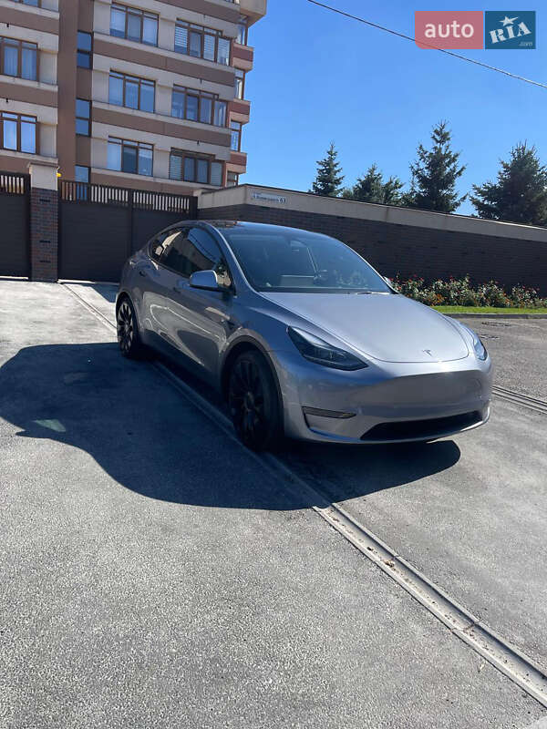 Позашляховик / Кросовер Tesla Model Y 2024 в Дніпрі