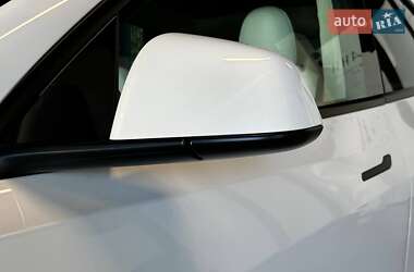 Позашляховик / Кросовер Tesla Model Y 2021 в 