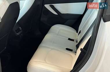 Позашляховик / Кросовер Tesla Model Y 2021 в 