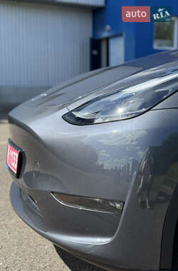 Позашляховик / Кросовер Tesla Model Y 2023 в 