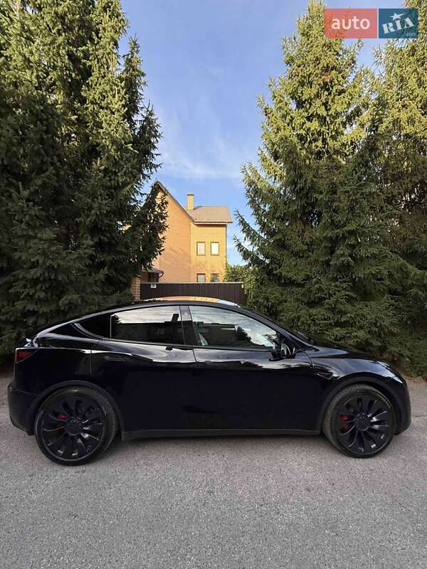 Позашляховик / Кросовер Tesla Model Y 2022 в Києві