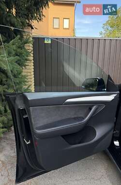 Позашляховик / Кросовер Tesla Model Y 2022 в 