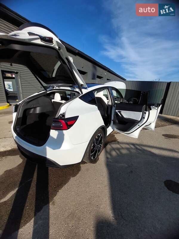 Внедорожник / Кроссовер Tesla Model Y 2020 в Тысменице