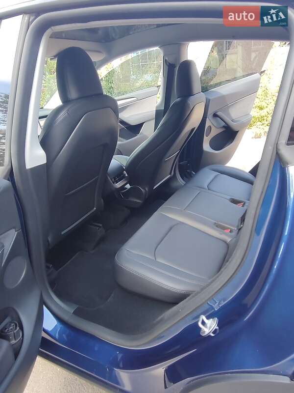 Позашляховик / Кросовер Tesla Model Y 2024 в Кривому Розі