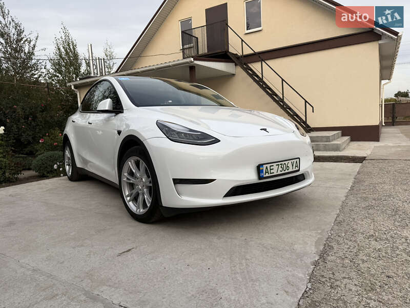 Позашляховик / Кросовер Tesla Model Y 2023 в 