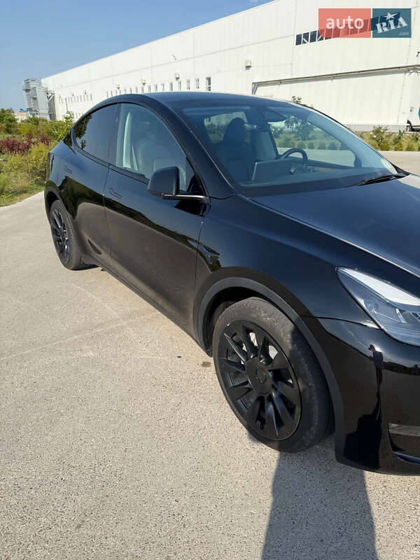 Внедорожник / Кроссовер Tesla Model Y 2023 в Коростене